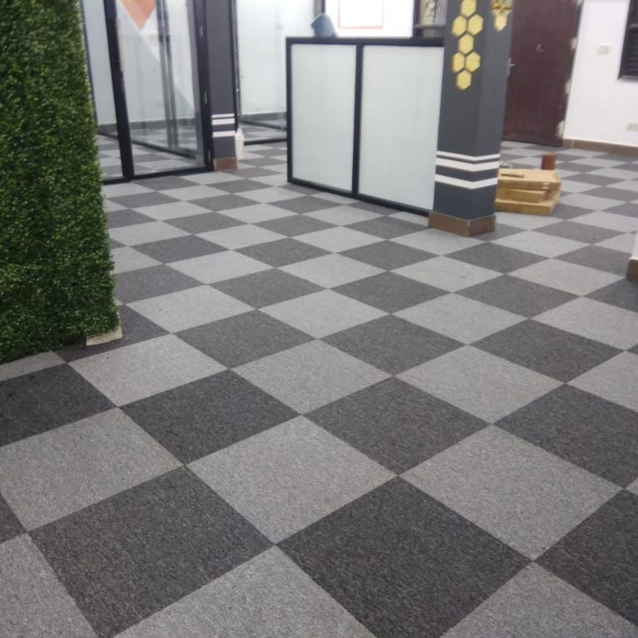 Plain Carpet Tiles Manufacturer Delhi